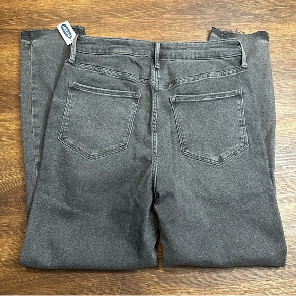 NWT Old Navy Rockstar Distressed Ripped High Rise Skinny Jeans Women’s Size 12 - Picture 4 of 5